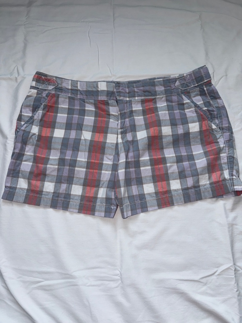 Old Navy Plaid Women's Shorts - Gray & Pink 5 in inseam
